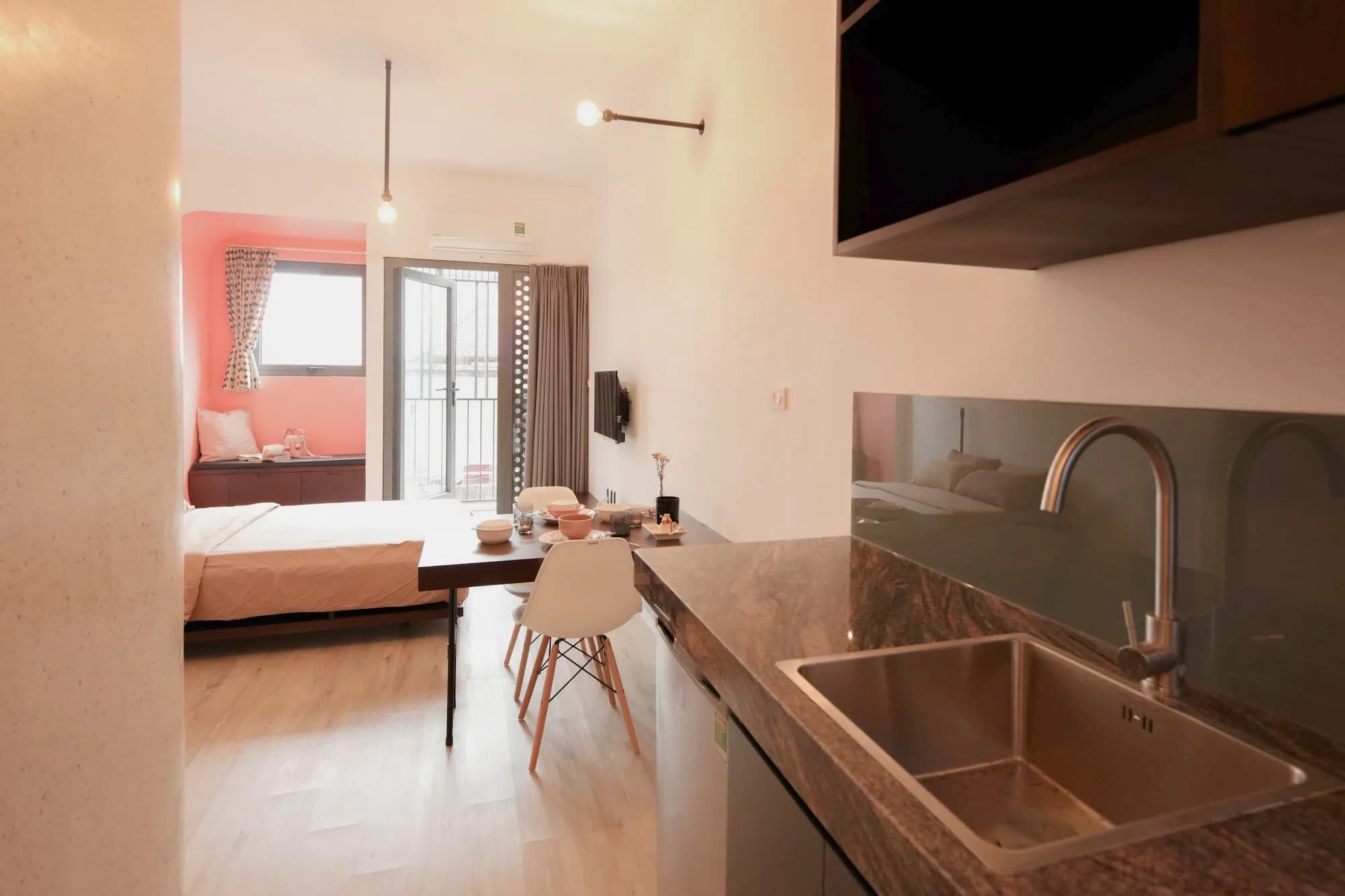 Cozy Studio with Balcony & Free Twice-Weekly Cleaning on Doi Can St., Ba Dinh | Fully Furnished