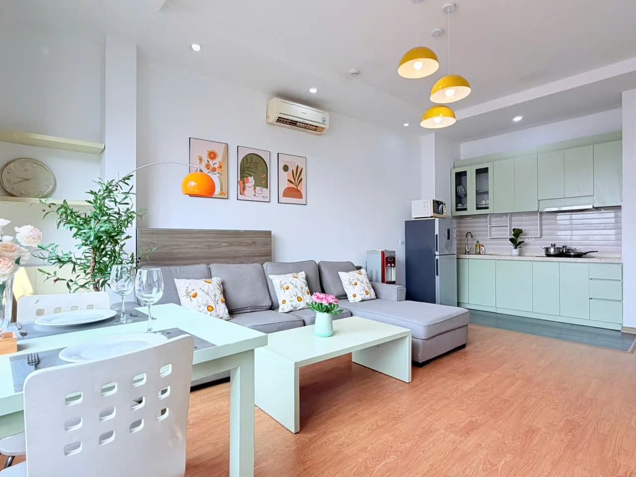 Modern, Soft and Dreamy aesthetic 1BR Apartment with Large Window on Tu Hoa St., Tay Ho | Fully Furnished | 70m²
