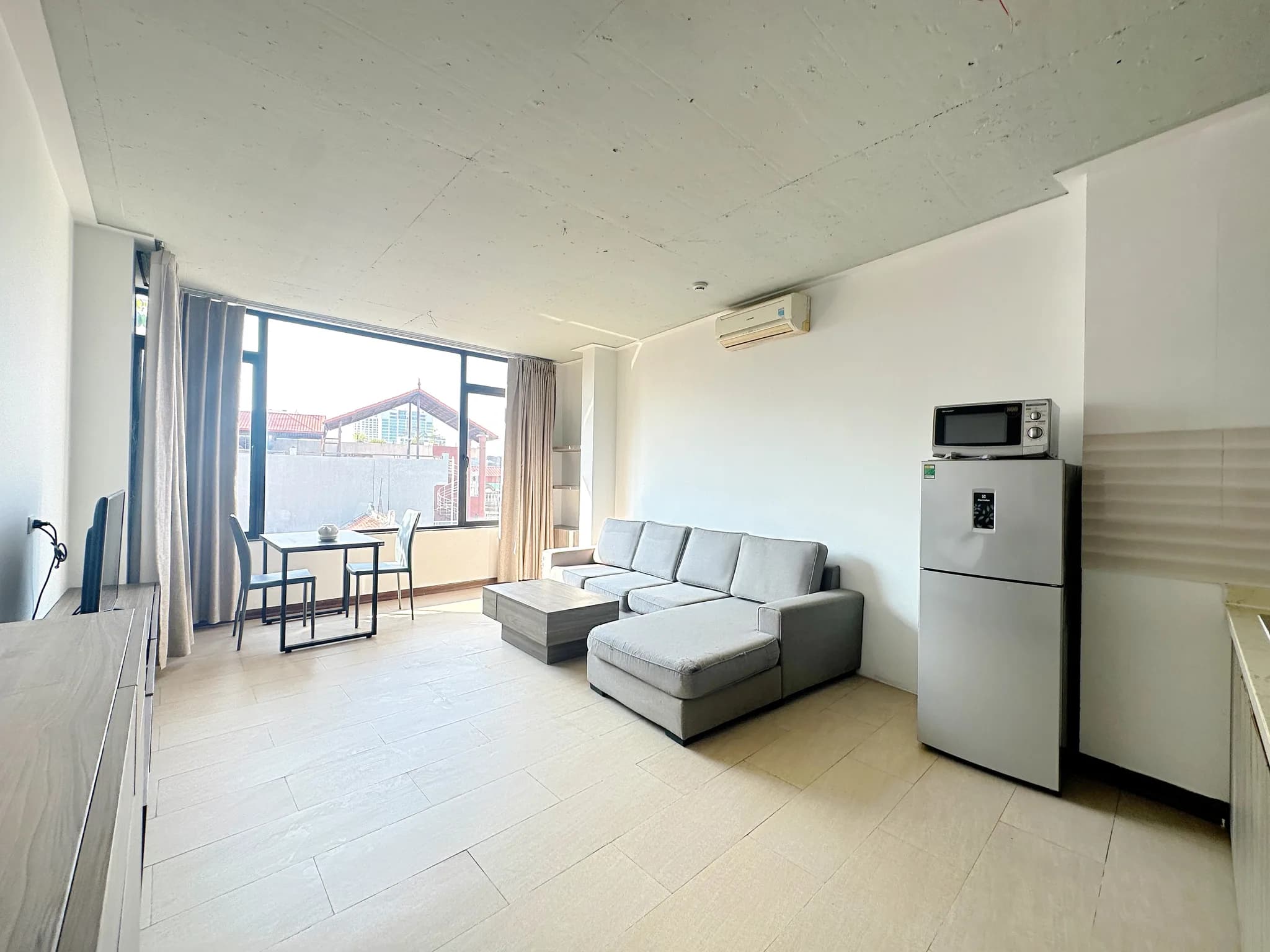 Comfortable and spacious 1BR Apartment on Tu Hoa St., Tay Ho | Fully Furnished | 70m²
