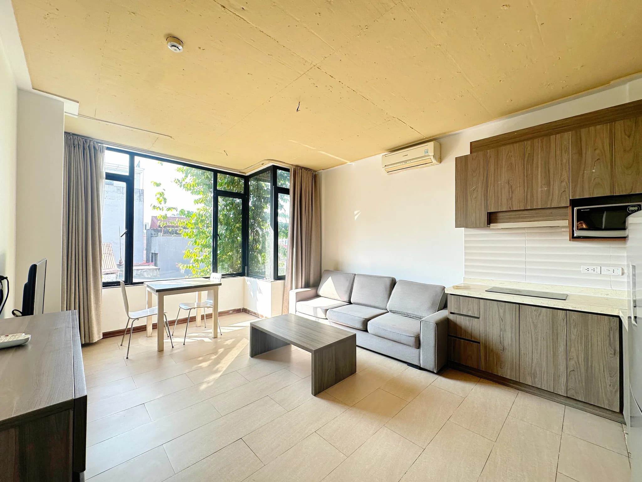 Radiant & Fresh 1BR Apartment on Tu Hoa St., Tay Ho | Fully Furnished | 65m²